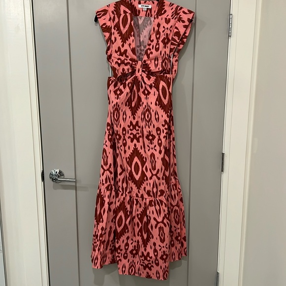 Steve Madden Dresses & Skirts - Steve Madden cutout maxi dress